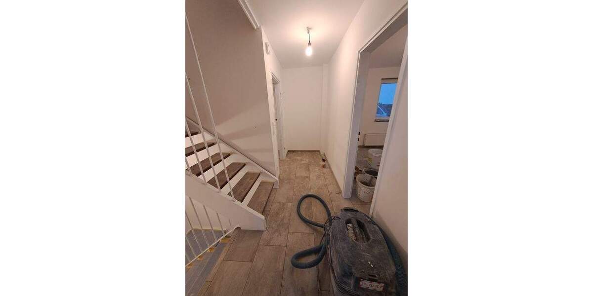 Reihenmittelhaus Nürnberg / Eibach Röthenbach b Schweinau - 4 Zimmer, 82 m&sup2;, 1.500&euro; | Angebot:25778331