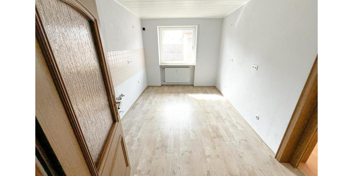 Etagenwohnung Pyrbaum - 5 Zimmer, 123 m&sup2;, 990&euro; | Angebot:25859935