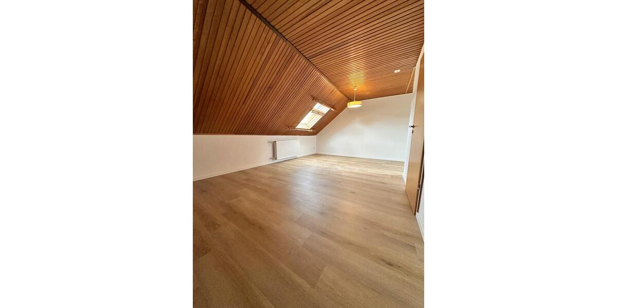 Reihenhaus Erlangen Bruck - 6 Zimmer, 130 m&sup2;, 1.800&euro; | Angebot:27617127