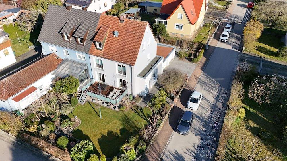 Doppelhaushälfte Neuendettelsau - 5 Zimmer, 173 m&sup2;, 520.000&euro; | Angebot:25744761