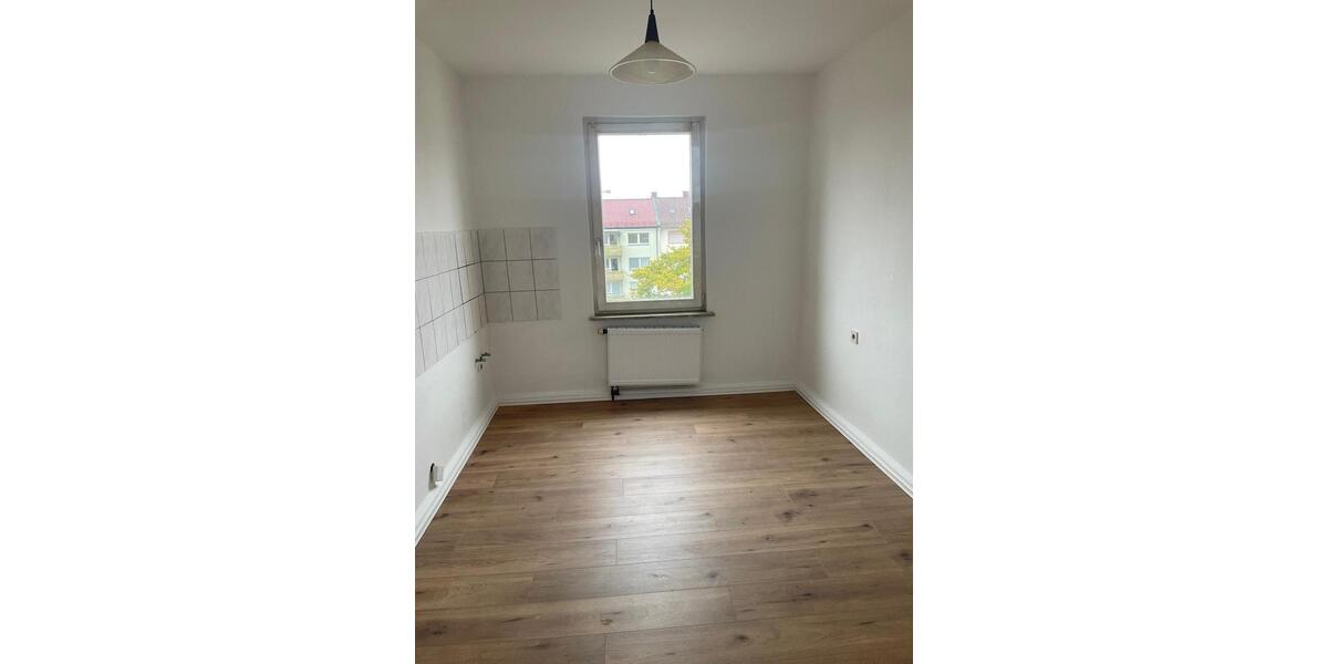 Dachgeschoßwohnung Nürnberg Sankt Leonhard - 2 Zimmer, 60 m&sup2;, 580&euro; | Angebot:23633548