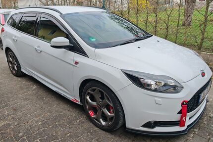 Ford Focus 166.620 km 12.450 &euro; Leinburg 91227