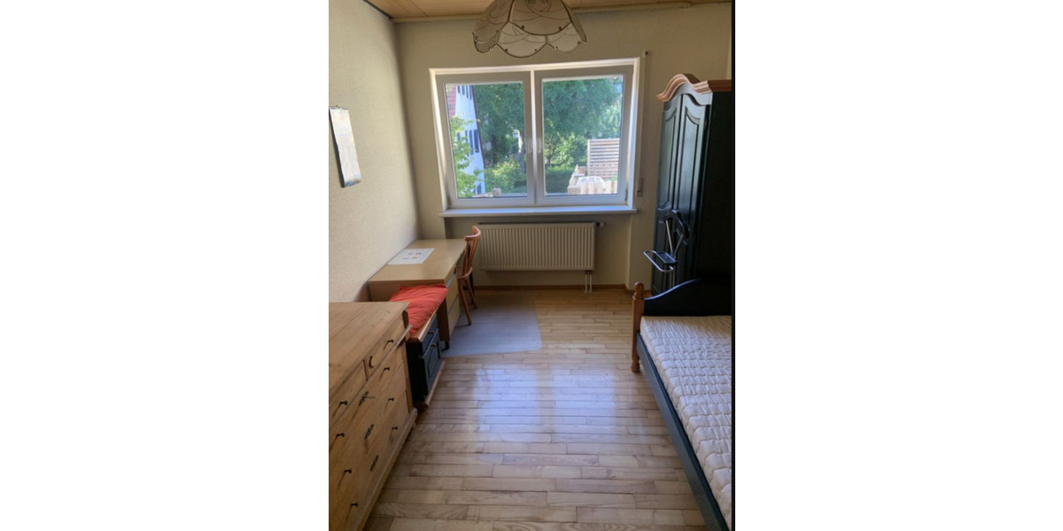 Etagenwohnung Nürnberg Almoshof - 4 Zimmer, 110 m&sup2;, 1.200&euro; | Angebot:24818035