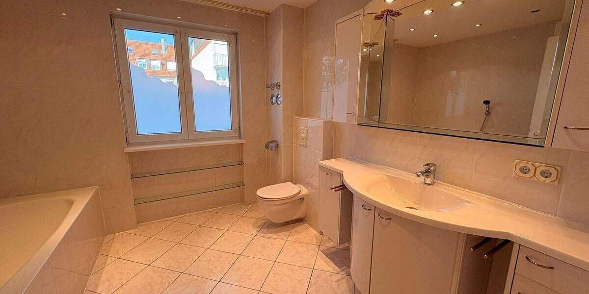 Etagenwohnung Nürnberg Gaismannshof - 4 Zimmer, 145 m&sup2;, 1.950&euro; | Angebot:26644405