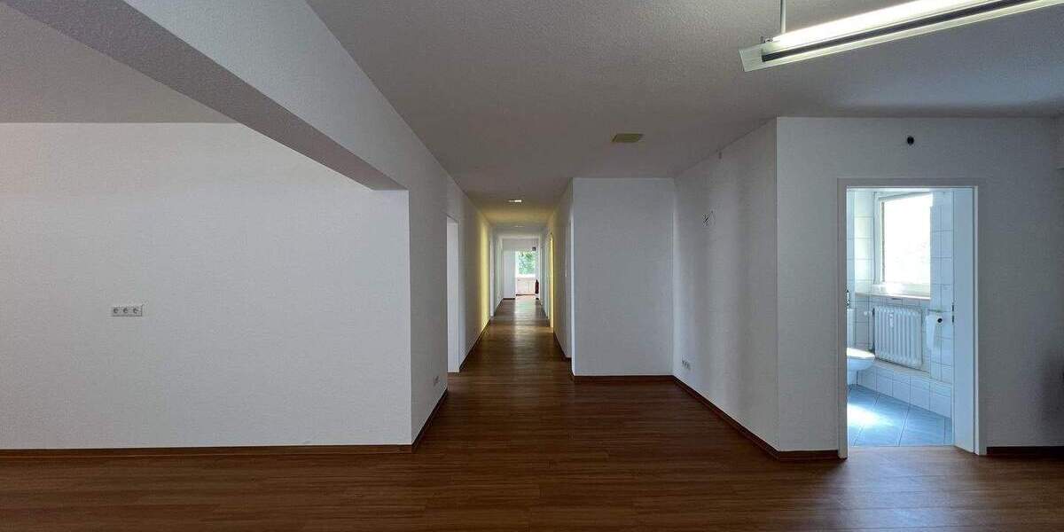 Gewerbeobjekt Erlangen Büchenbach - 9 Zimmer, 449.000&euro; | Angebot:25671201