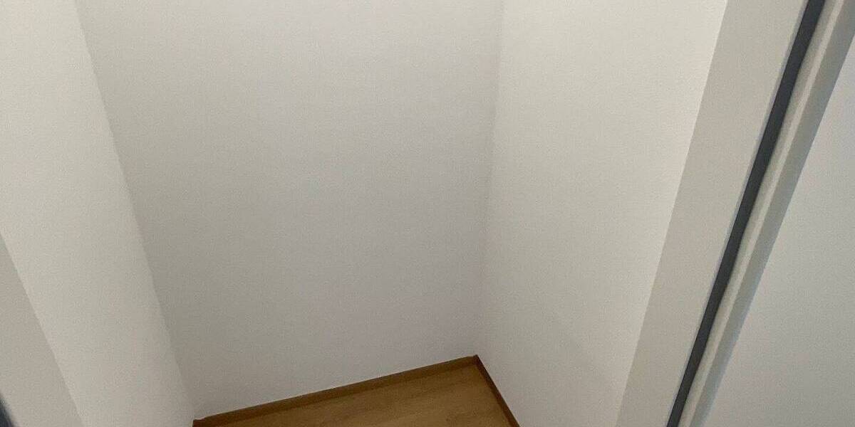 Etagenwohnung Nürnberg Schweinau - 4 Zimmer, 96 m&sup2;, 1.565&euro; | Angebot:26573061