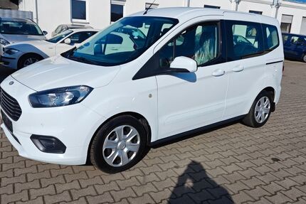 Ford Tourneo Courier 200.000 km 6.490 &euro; Nürnberg 90431
