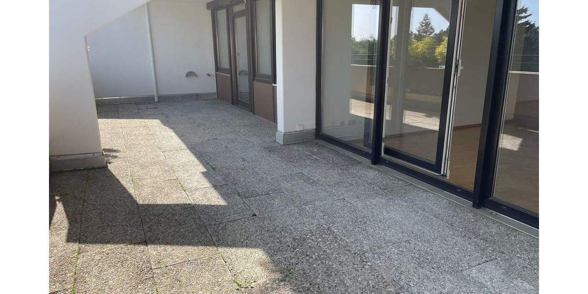 Etagenwohnung Nürnberg Langwasser - 3 Zimmer, 95 m&sup2;, 1.080&euro; | Angebot:25668717