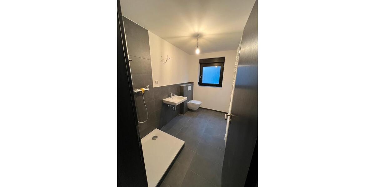 Einfamilienhaus Wiesenthau - 6 Zimmer, 180 m&sup2;, 1.600&euro; | Angebot:25859620