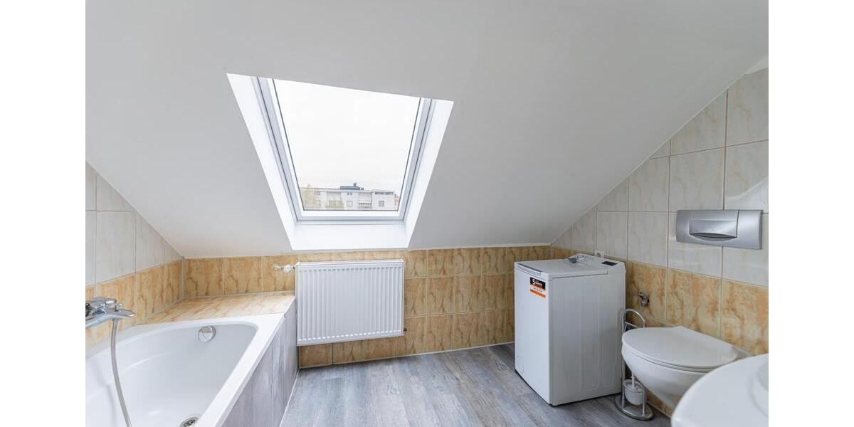 Dachgeschoßwohnung Nürnberg Eberhardshof - 3 Zimmer, 80 m&sup2;, 1.100&euro; | Angebot:26594115