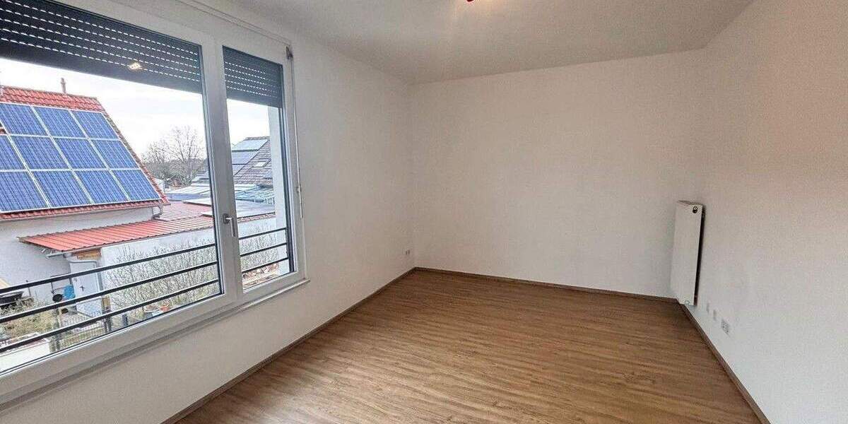 Reihenmittelhaus Erlangen Eltersdorf - 5 Zimmer, 145 m&sup2;, 729.000&euro; | Angebot:25865533
