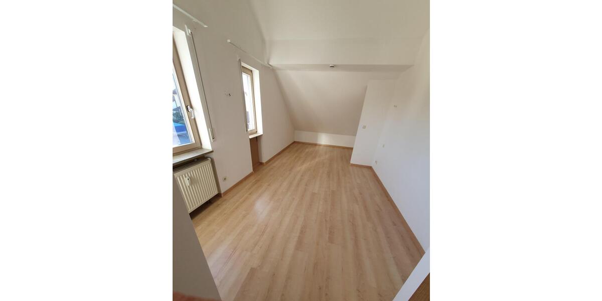 Dachgeschoßwohnung Gräfenberg - 2 Zimmer, 67 m&sup2;, 600&euro; | Angebot:25274778