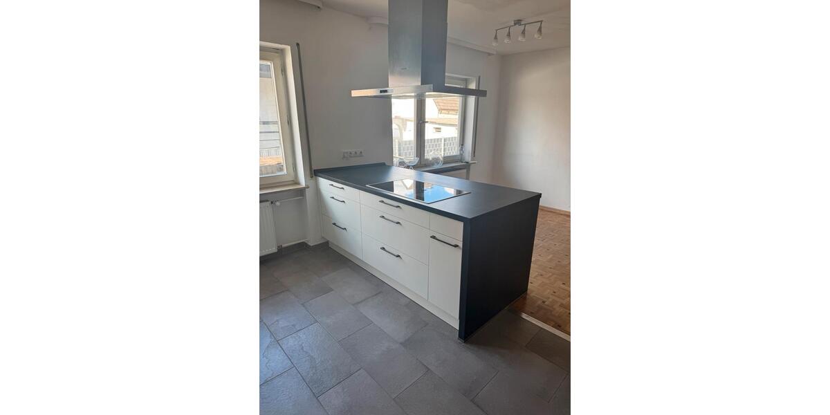 Hochparterre Röttenbach - 4 Zimmer, 142 m&sup2;, 1.390&euro; | Angebot:25922036