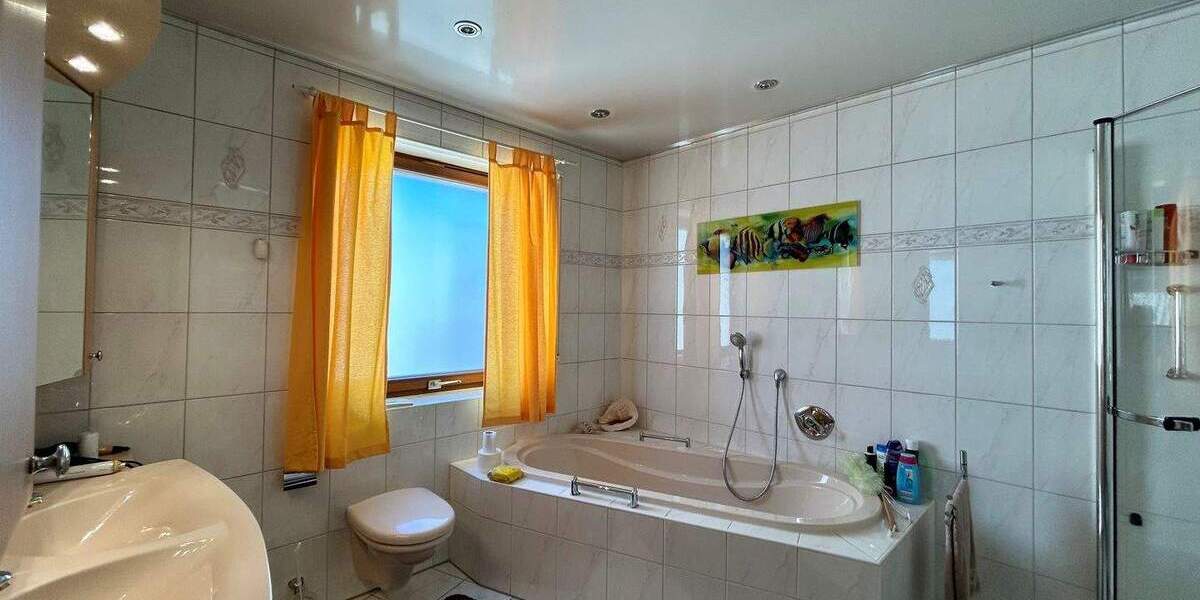 Einfamilienhaus Erlangen Stadtrandsiedlung - 7 Zimmer, 178 m&sup2;, 595.000&euro; | Angebot:25771963