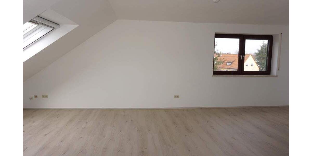 Etagenwohnung Nürnberg Werderau - 3 Zimmer, 100 m&sup2;, 990&euro; | Angebot:25704376