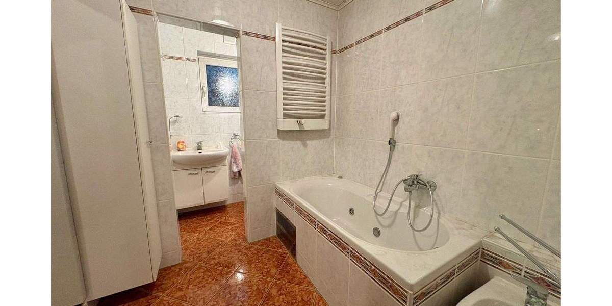 Einfamilienhaus Ammerndorf - 6 Zimmer, 321 m&sup2;, 649.000&euro; | Angebot:25957807