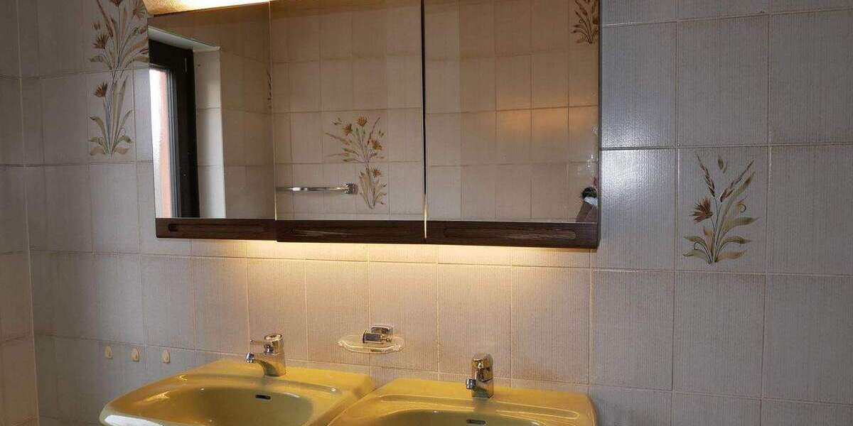 Einfamilienhaus Großhabersdorf - 8 Zimmer, 265 m&sup2;, 479.000&euro; | Angebot:25862890