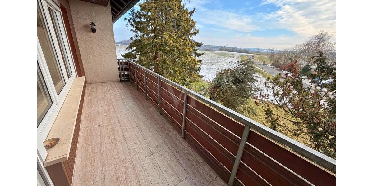 Etagenwohnung Neustadt an der Aisch - 5.5 Zimmer, 120 m&sup2;, 900&euro; | Angebot:25215765