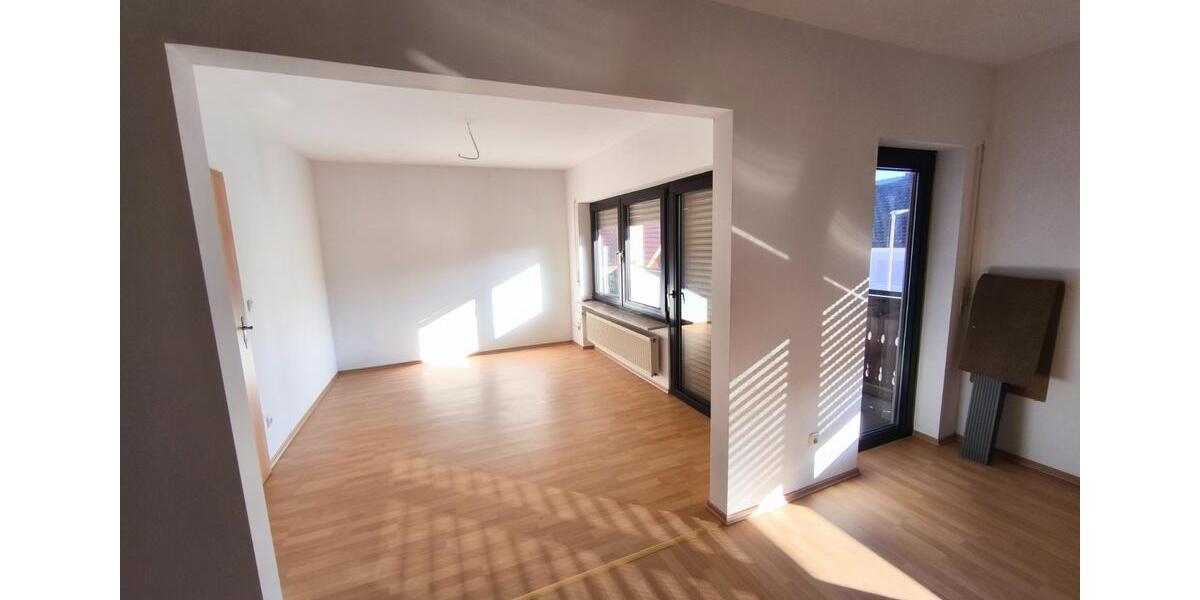 Etagenwohnung Neunkirchen am Brand - 3 Zimmer, 125 m&sup2;, 1.000&euro; | Angebot:24849348