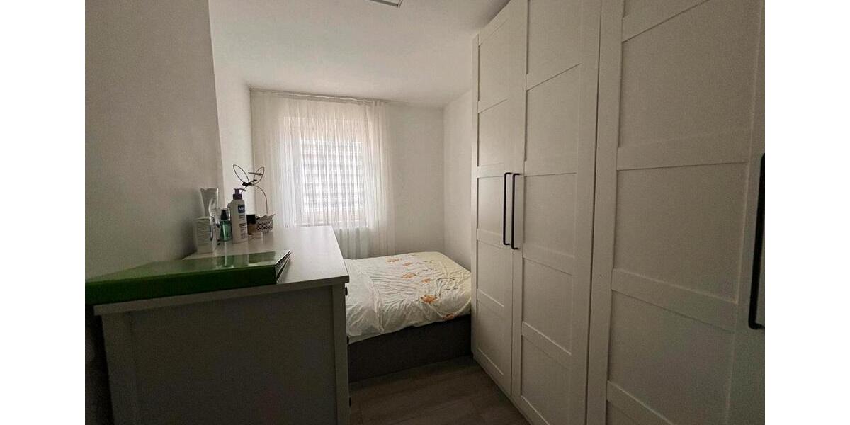 Etagenwohnung Nürnberg Hasenbuck - 3 Zimmer, 66 m&sup2;, 1.100&euro; | Angebot:25856525