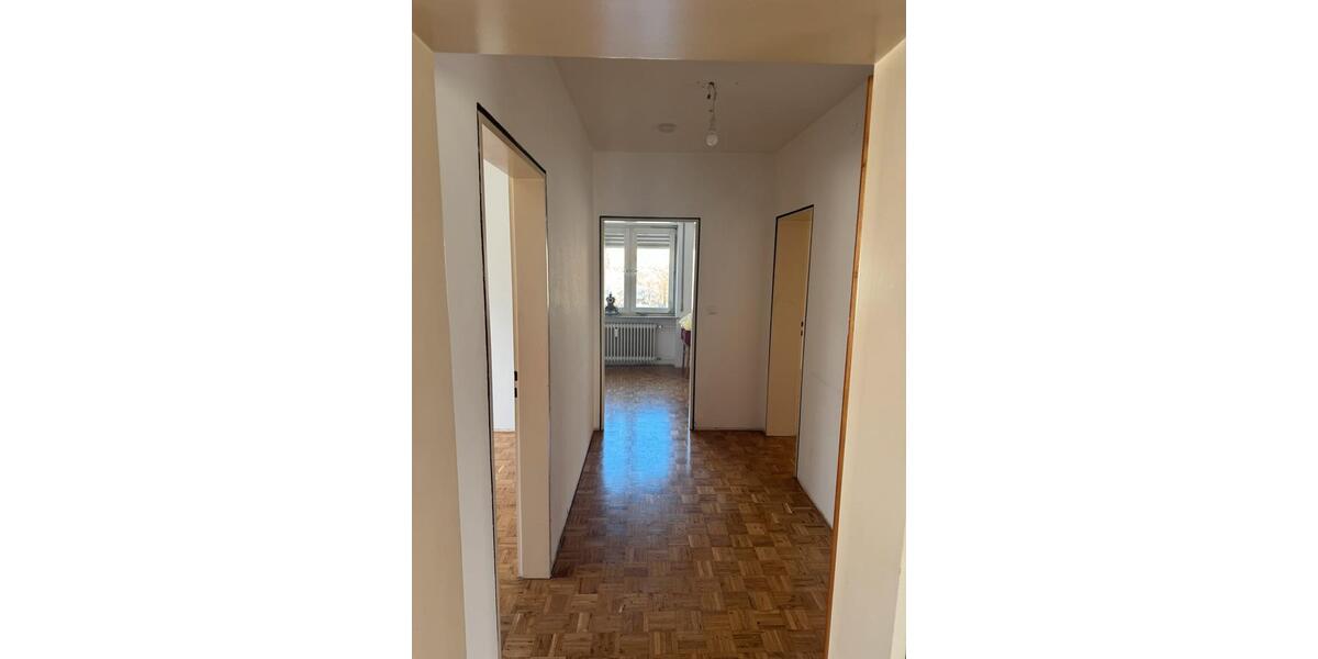 Hochparterre Röttenbach - 4 Zimmer, 142 m&sup2;, 1.390&euro; | Angebot:25922036