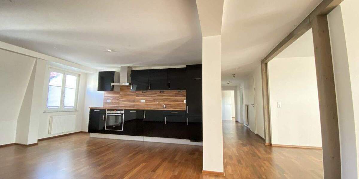 Etagenwohnung Zirndorf - 4 Zimmer, 120 m&sup2;, 399.000&euro; | Angebot:25671026