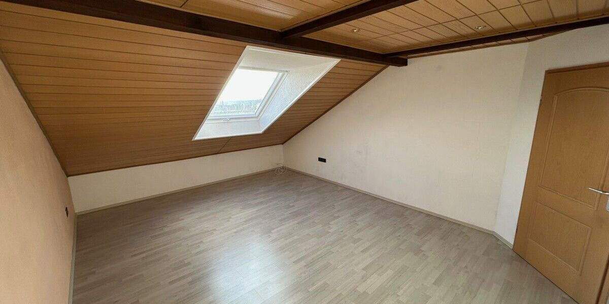 Etagenwohnung Schnaittach - 2 Zimmer, 81 m&sup2;, 185.000&euro; | Angebot:25734204
