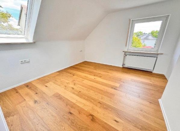Dachgeschoßwohnung Roth - 3 Zimmer, 58 m&sup2;, 950&euro; | Angebot:25964210