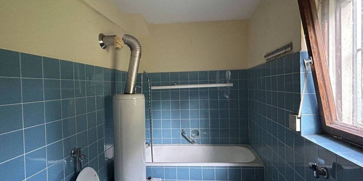 Mehrfamilienhaus, Wohnhaus Erlangen / Frauenaurach Frauenaurach - 8 Zimmer, 236 m&sup2;, 359.000&euro; | Angebot:25701559