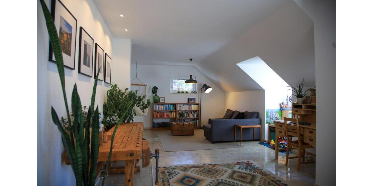 Dachgeschoßwohnung Buckenhof - 3 Zimmer, 113 m&sup2;, 1.950&euro; | Angebot:25342274