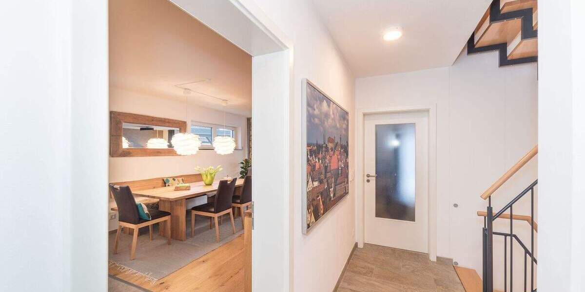 Doppelhaushälfte Oberreichenbach - 6 Zimmer, 196 m&sup2;, 2.490&euro; | Angebot:25665850