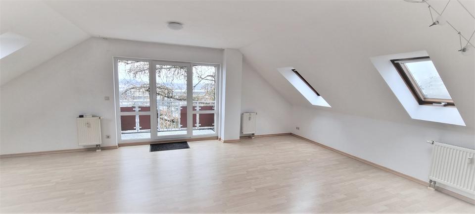 Dachgeschoßwohnung Herzogenaurach - 2 Zimmer, 73 m&sup2;, 890&euro; | Angebot:25852628