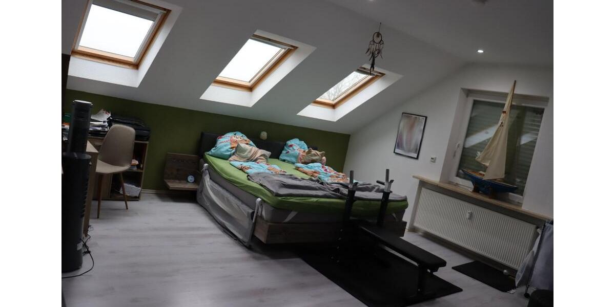 Dachgeschoßwohnung Roth - 3.5 Zimmer, 82 m&sup2;, 199.000&euro; | Angebot:25162874