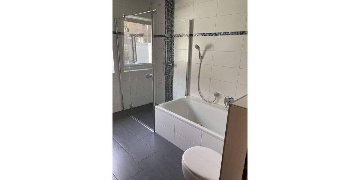 Etagenwohnung Erlangen Hüttendorf - 3 Zimmer, 100 m&sup2;, 950&euro; | Angebot:26841804