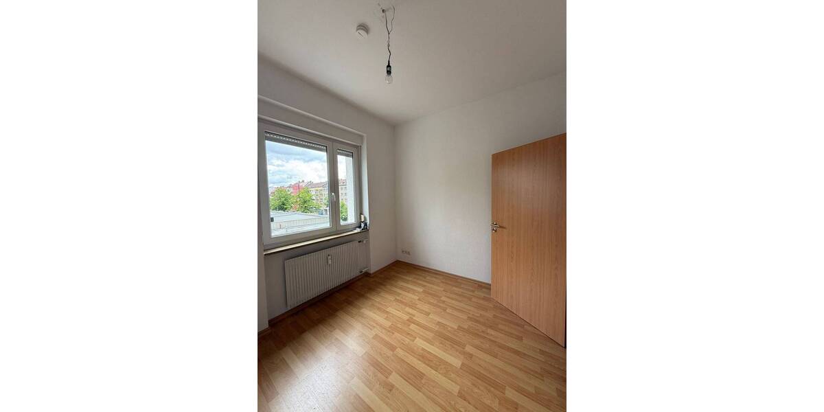 Etagenwohnung Nürnberg Schweinau - 4 Zimmer, 103 m&sup2;, 900&euro; | Angebot:26820803