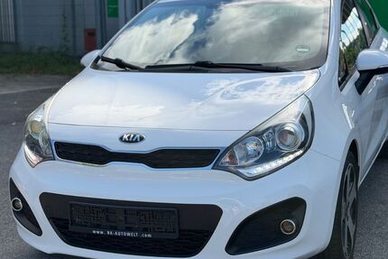 Kia Rio 100.000 km 5.490 &euro; Fürth 90763
