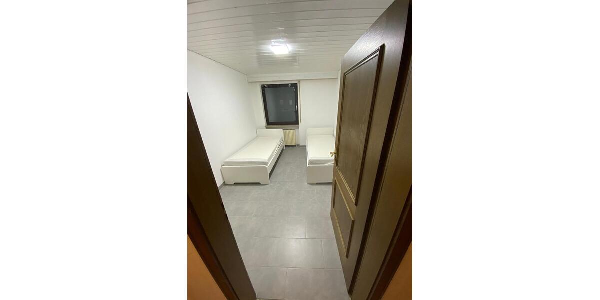 Erdgeschoßwohnung Nürnberg Altenfurt - 5 Zimmer, 140 m&sup2;, 2.000&euro; | Angebot:26648183