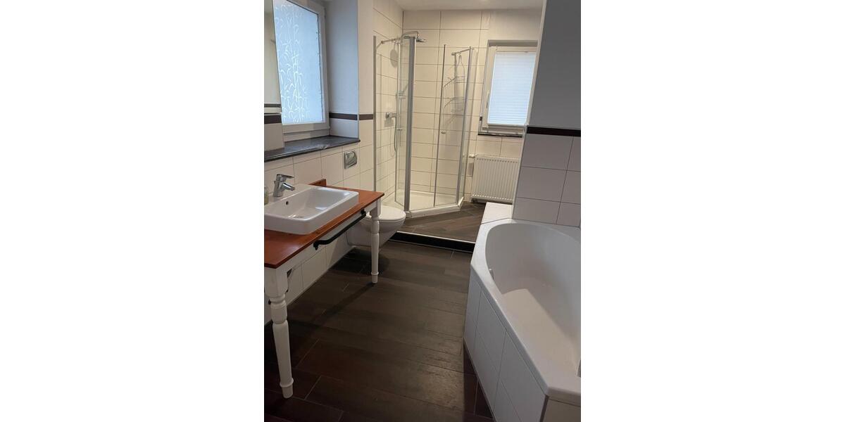 Etagenwohnung Erlangen Alterlangen - 5 Zimmer, 145 m&sup2;, 1.885&euro; | Angebot:26131704