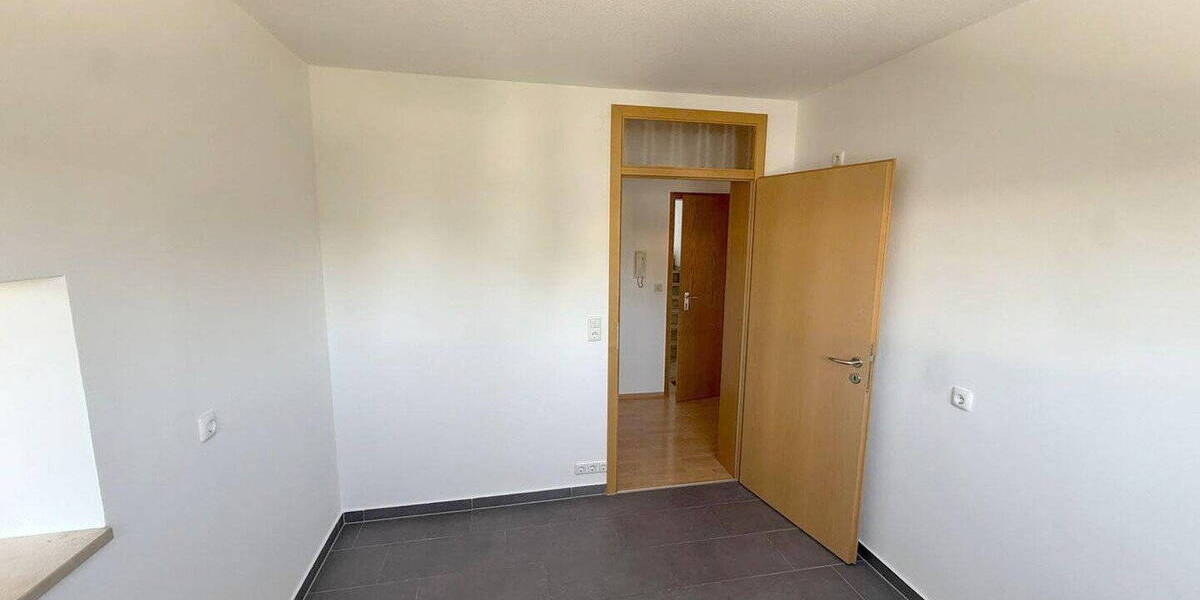 Etagenwohnung Fürth Unterfürberg - 4 Zimmer, 104 m&sup2;, 900&euro; | Angebot:26795100