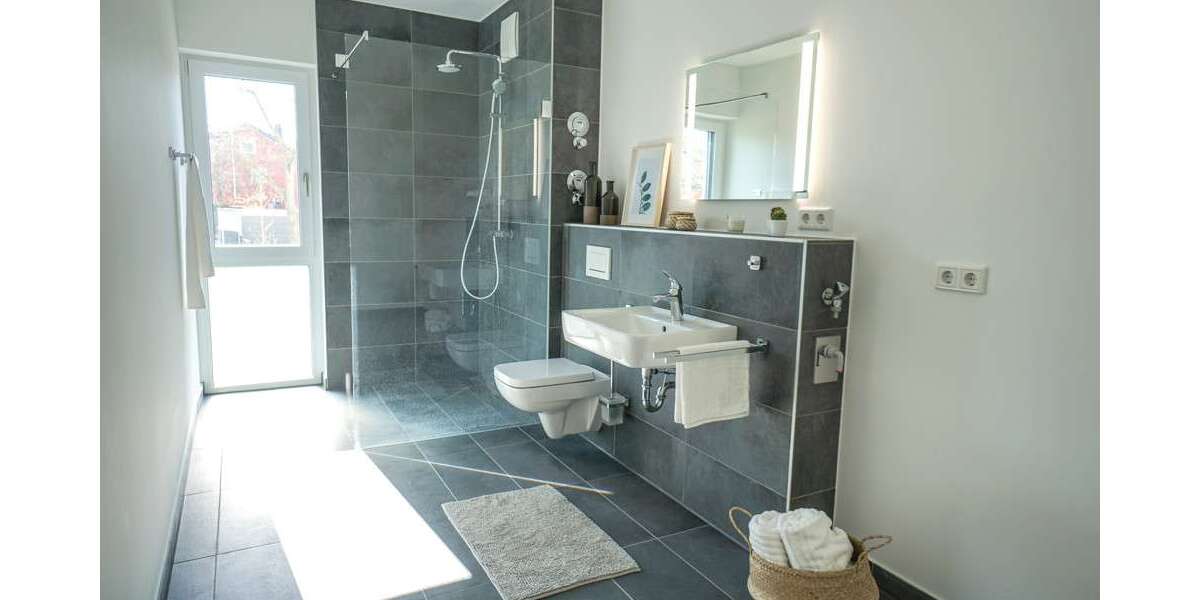 Etagenwohnung Oberasbach - 4 Zimmer, 114 m&sup2;, 1.665&euro; | Angebot:25994032