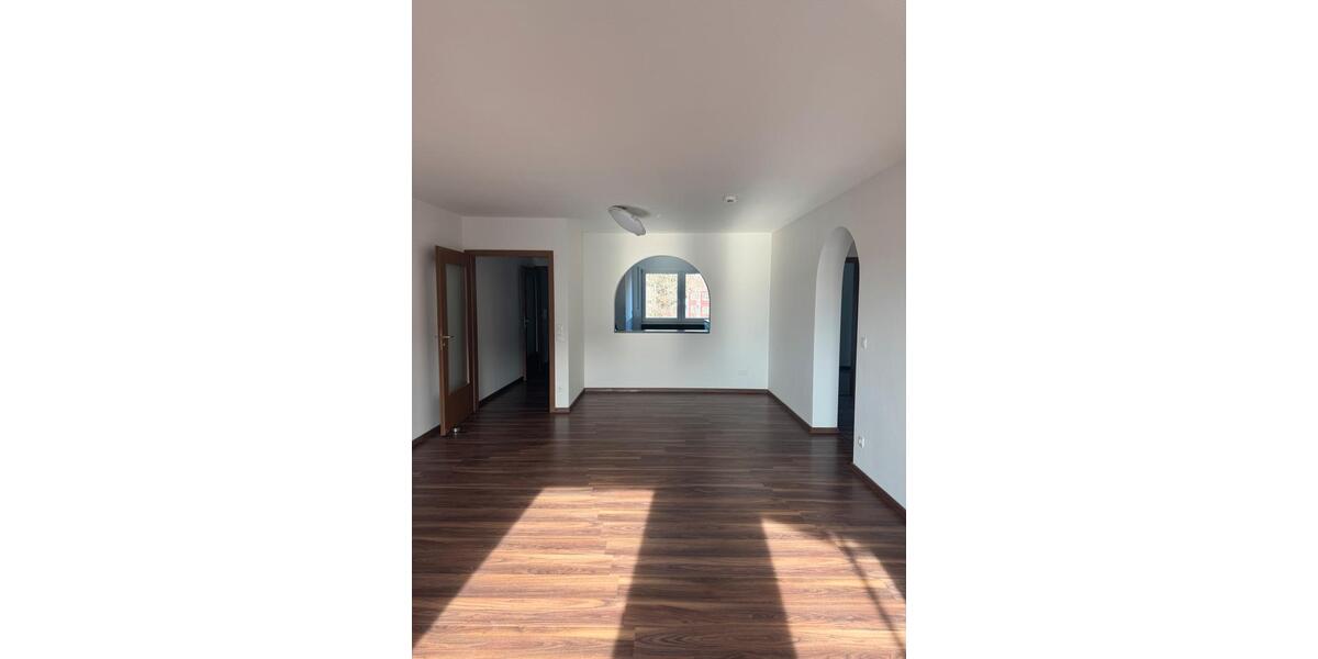 Etagenwohnung Nürnberg Sankt Leonhard - 3.5 Zimmer, 90 m&sup2;, 1.200&euro; | Angebot:24940876