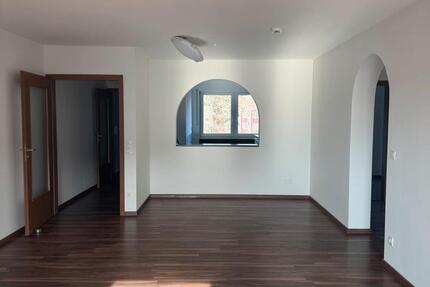 Wohnung Nürnberg Sankt Leonhard - 3.5 Zimmer, 90 m&sup2;, 1.200&euro; | Angebot:24940876