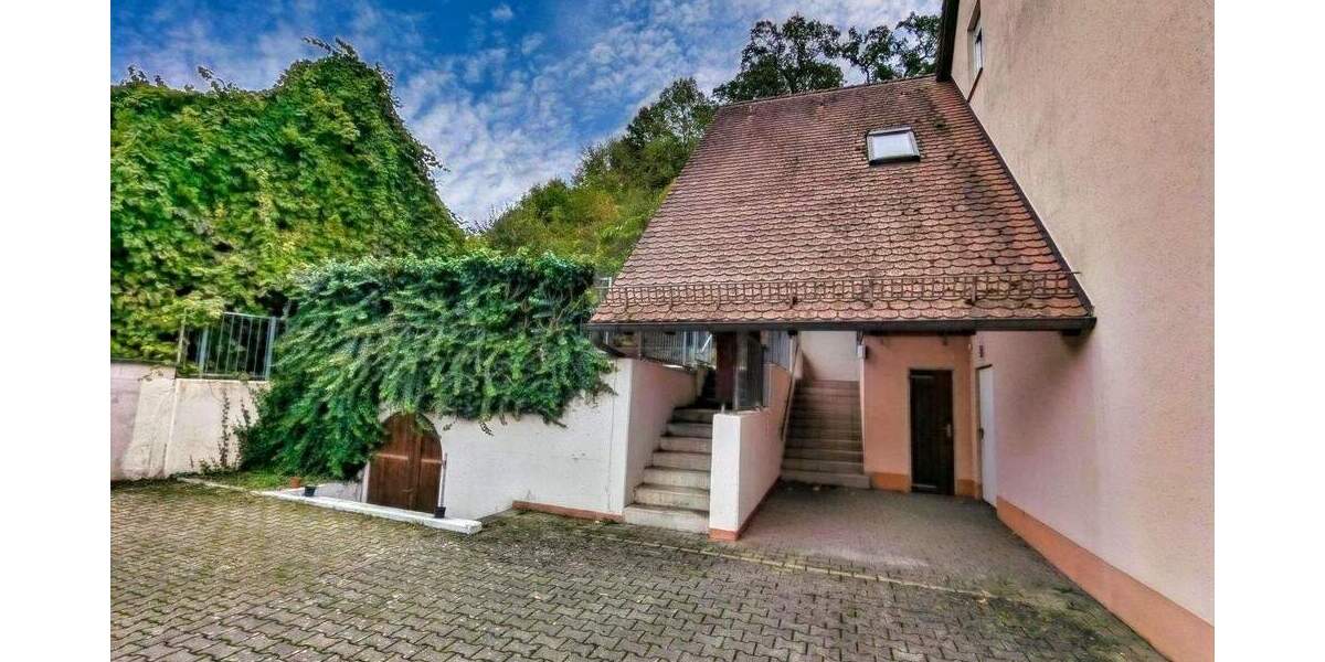 Mehrfamilienhaus, Wohnhaus Roßtal - 7 Zimmer, 183 m&sup2;, 555.000&euro; | Angebot:25676921