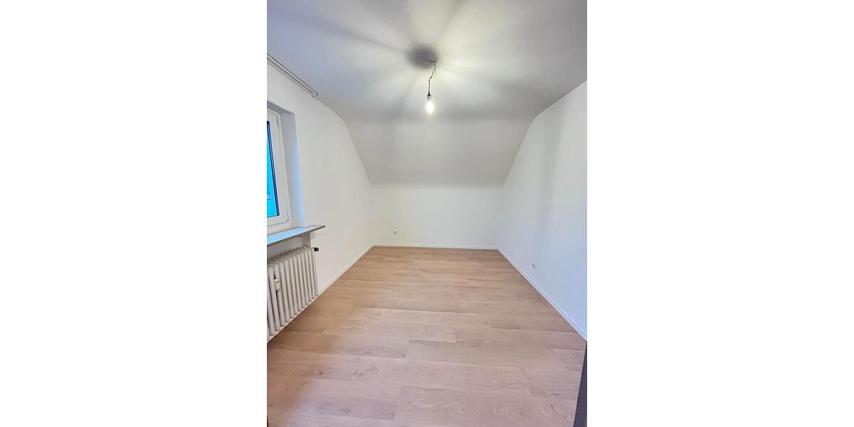 Dachgeschoßwohnung Fürth Atzenhof - 3 Zimmer, 79 m&sup2;, 1.021&euro; | Angebot:27604710