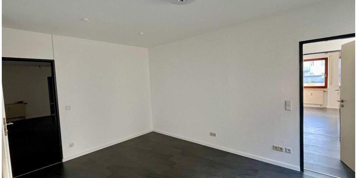 Gewerbeobjekt Zirndorf - 5 Zimmer, 136 m&sup2;, 1.250&euro; | Angebot:25678602