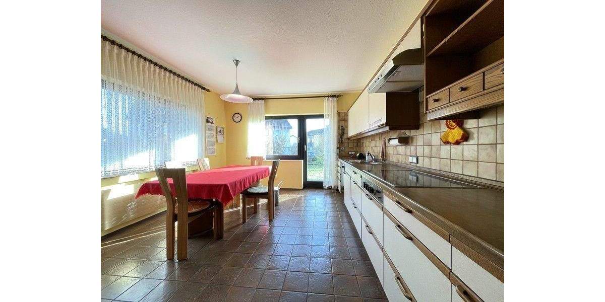 Einfamilienhaus Lauf - 9 Zimmer, 300 m&sup2;, 920.000&euro; | Angebot:25699469