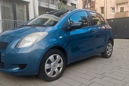 Toyota Yaris 136.000 km 2.400 &euro; Nürnberg 90419