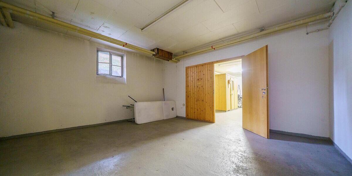 Großzügiges Souterrain zum Selbstausbau! - 2- Nürnberg 10809564000 | Angebot:25571353