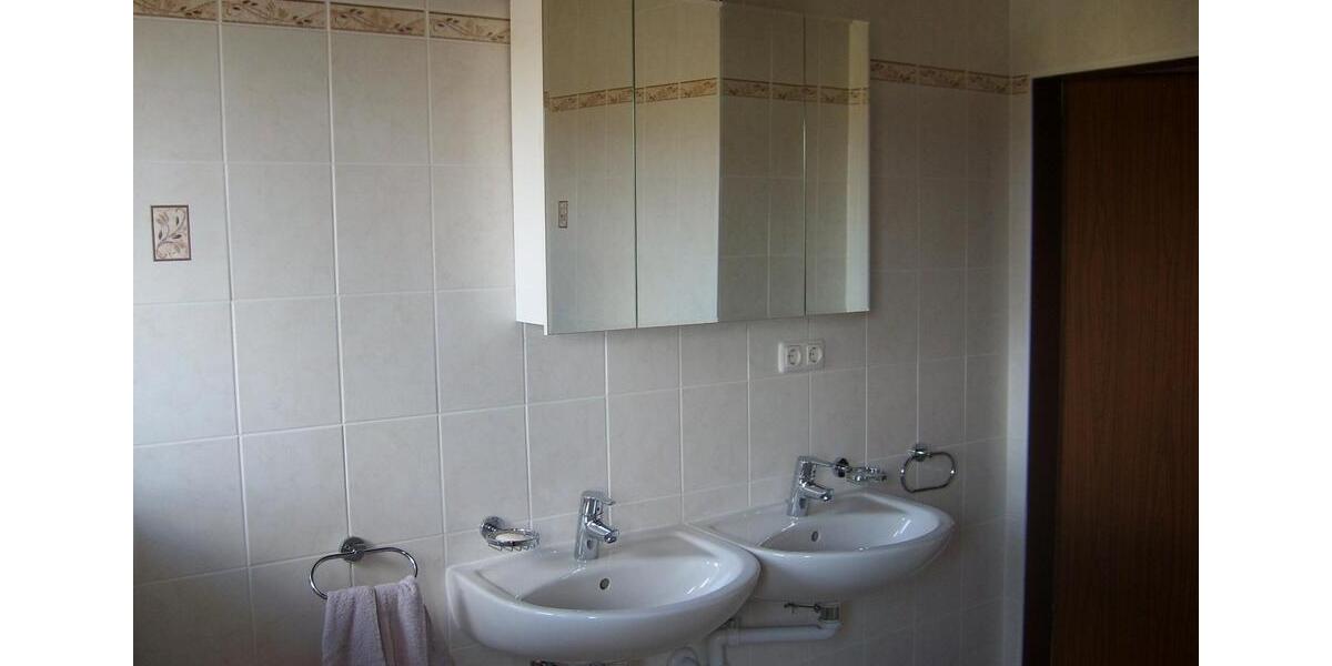 Etagenwohnung Weisendorf - 5 Zimmer, 100 m&sup2;, 850&euro; | Angebot:26600549