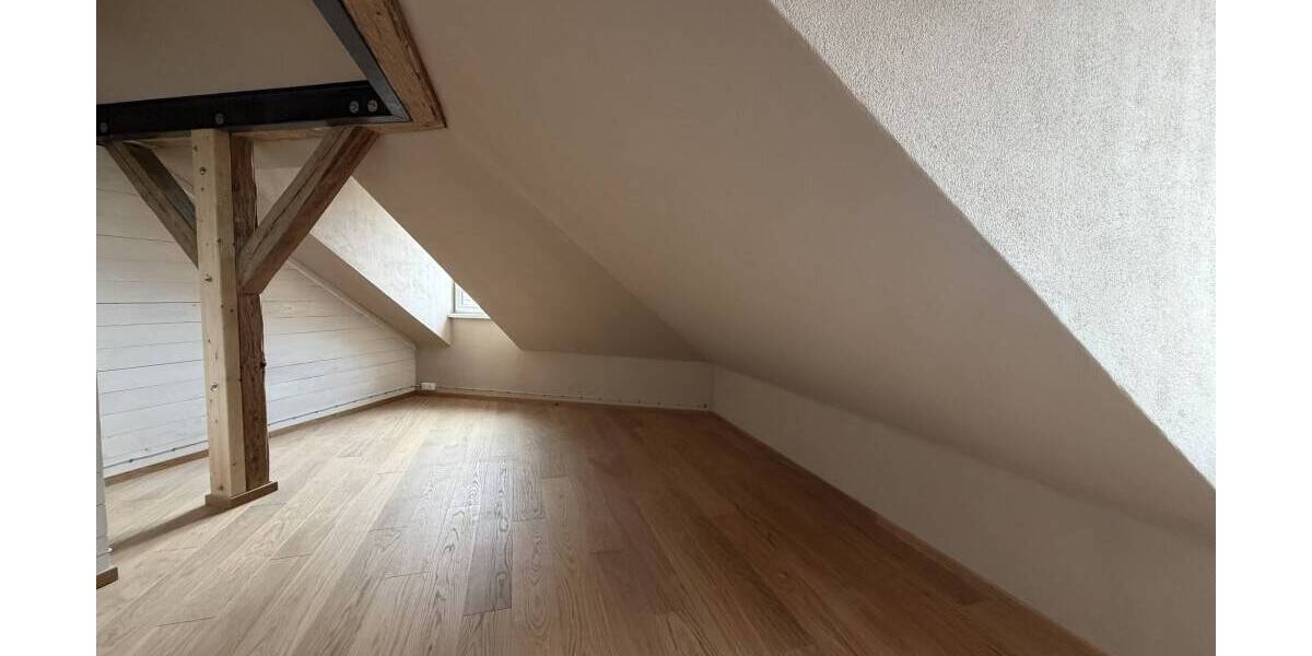 Etagenwohnung Erlangen Innenstadt - 4 Zimmer, 90 m&sup2;, 1.700&euro; | Angebot:26015681